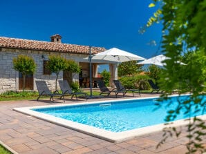 Rustic villa St. Martina with pool in Tinjan - Kringa - image1