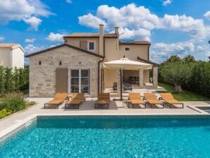 Modern villa No.18 with pool and grill in Poreč - Tar - image1