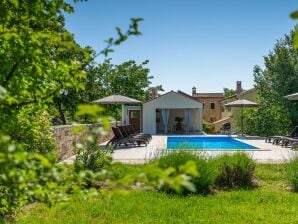 Casa de vacaciones Casa Ida familiar con piscina y barbacoa en Grožnjan - Groznián - image1