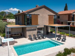 Villa moderne Albona avec piscine et jacuzzi à Poreč