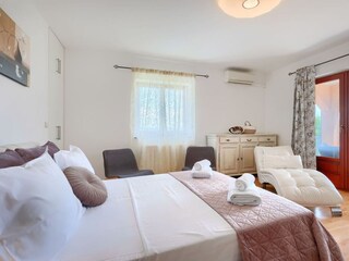 Villa Tinjan Caratteristiche 15