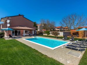 Vakantievilla Perhat met zwembad in Višnjan