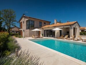 Maison de vacances Villa Curitico avec sauna et jacuzzi à Poreč - Buici - image1