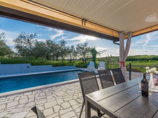 Villa Juricani Buitenaudio-opname 3