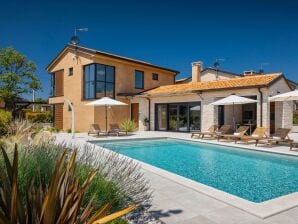 Luxury villa Pedena with pool and jacuzzi in Poreč - Buići - image1