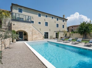 Luxury villa Covri with pool and grill in Novigrad - Brtonigla - image1