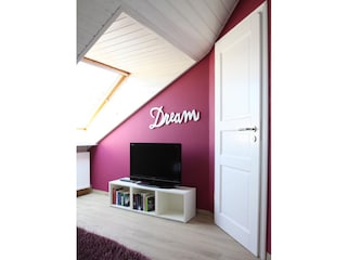 Zweiter Fernseher in Schlafzimmer "Dream"