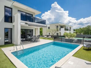 Modern villa Lucia with outdoor pool in Umag - Lovrecica - image1