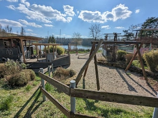 Abenteuerspielplatz beim Biergarten