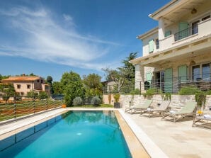 Villa rústica Vita con piscina exterior en Visnjan - Barici - image1