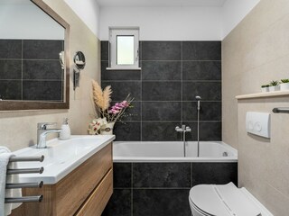 Villa Donje Sitno Caratteristiche 40