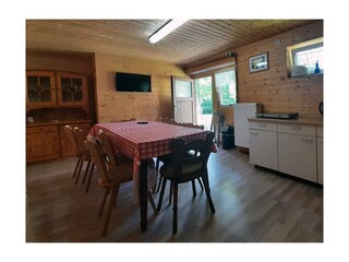 Gemeinschaftsraum mit Küche und TV