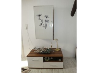 E-Schrank und Deko