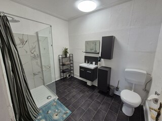 Bathroom_1