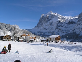 200m vom Chalet: Bodmi Skischule für kleine Kinder