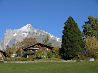 Chalet mit Wetterhorn 3'690 müM
