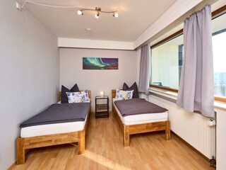 kleines. Schlafzimmer 2 Einzelbetten