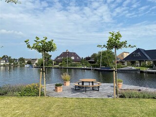 Westterrasse am Wasser