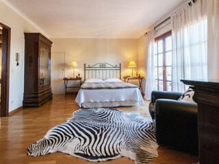 Villa Garriguella Características 25