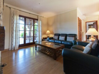 Villa Garriguella Características 26