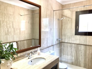 Villa Garriguella Features 28