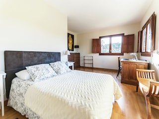 Villa Garriguella Features 20