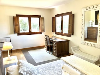 Villa Garriguella Features 23