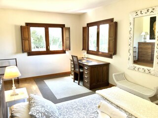 Villa Garriguella Features 24