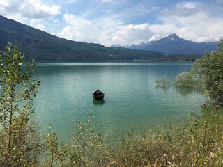 Lago di Santa Croce: viele Wassersportarten