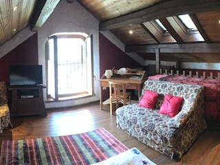 2.Stock, 2 Betten, Sitzecke, TV, CD