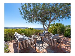 Loungeim Garten mit Fernblick