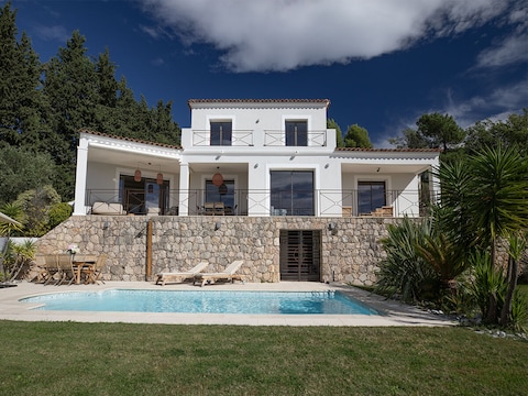 Casa per le vacanze Villa moderna a Vence con una vista mozzafiato - 672 VEN
