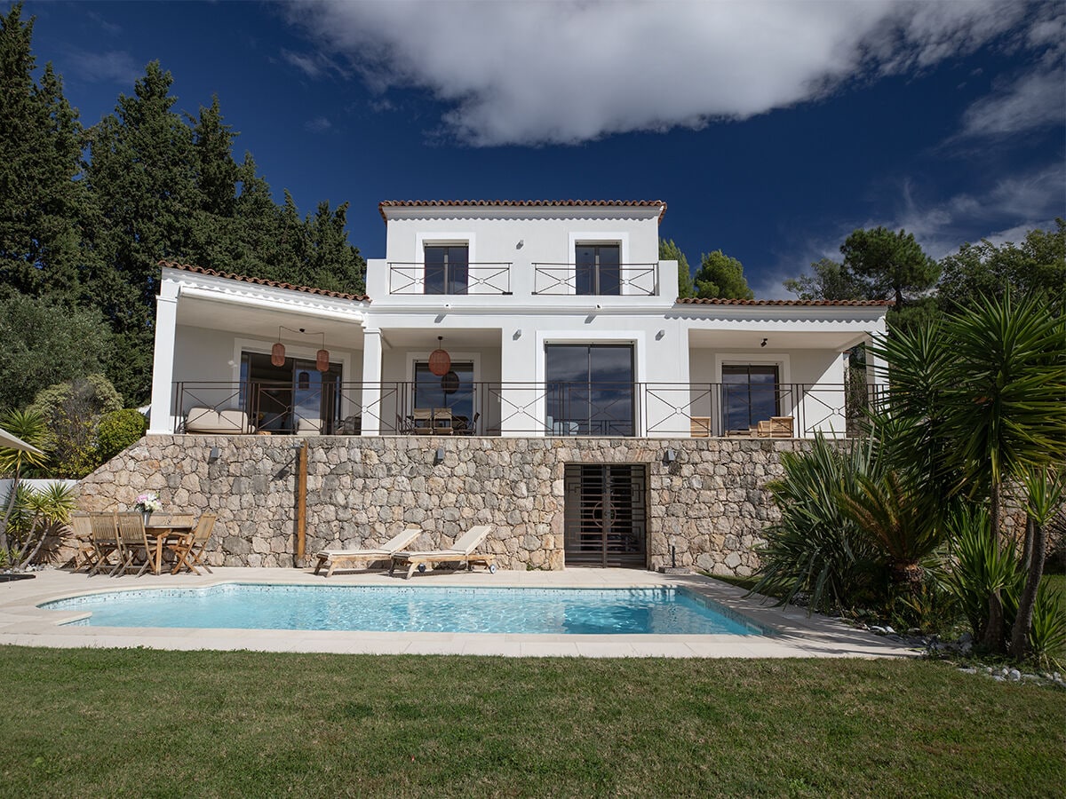 Moderne Villa in Vence mit herrlichem Ausblick