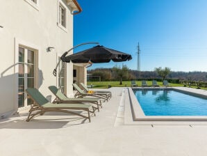 Beautiful Villa Jurasi with outdoor pool in Tinjan - Tinjan - image1