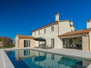 Villa Tinjan Buitenaudio-opname 3