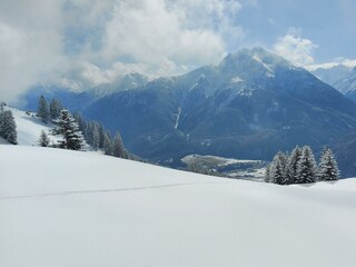 Blick vom Skigebiet Jöchelspitze nach Bach