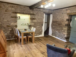 Wohnzimmer mit Esstisch