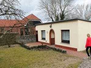 Cosy Bungalow in Alt Bukow OT Bantow with Terrace - Alt Bukow - image1