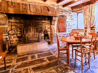 Holiday house Montaigu-les-Bois Features 7