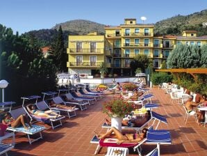 Ferienpark Wohnung in Pietra Ligure mit Balkon oder Terrasse - Pietra Ligure - image1