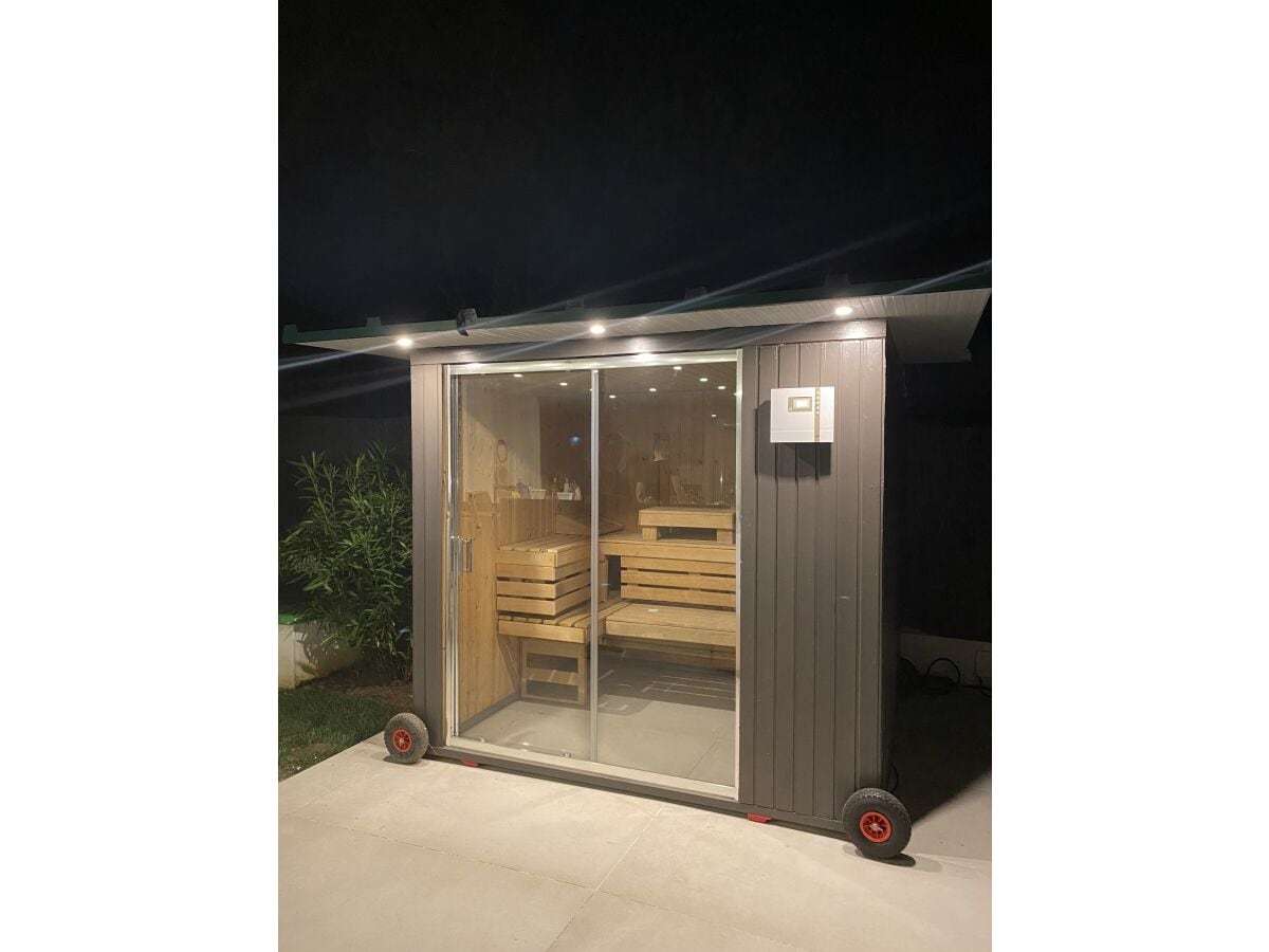 Sauna bei Nacht