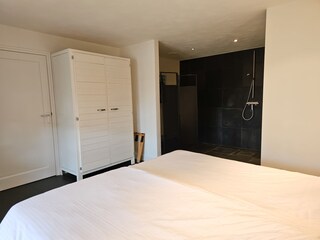 Schlafzimmer/Badezimmer