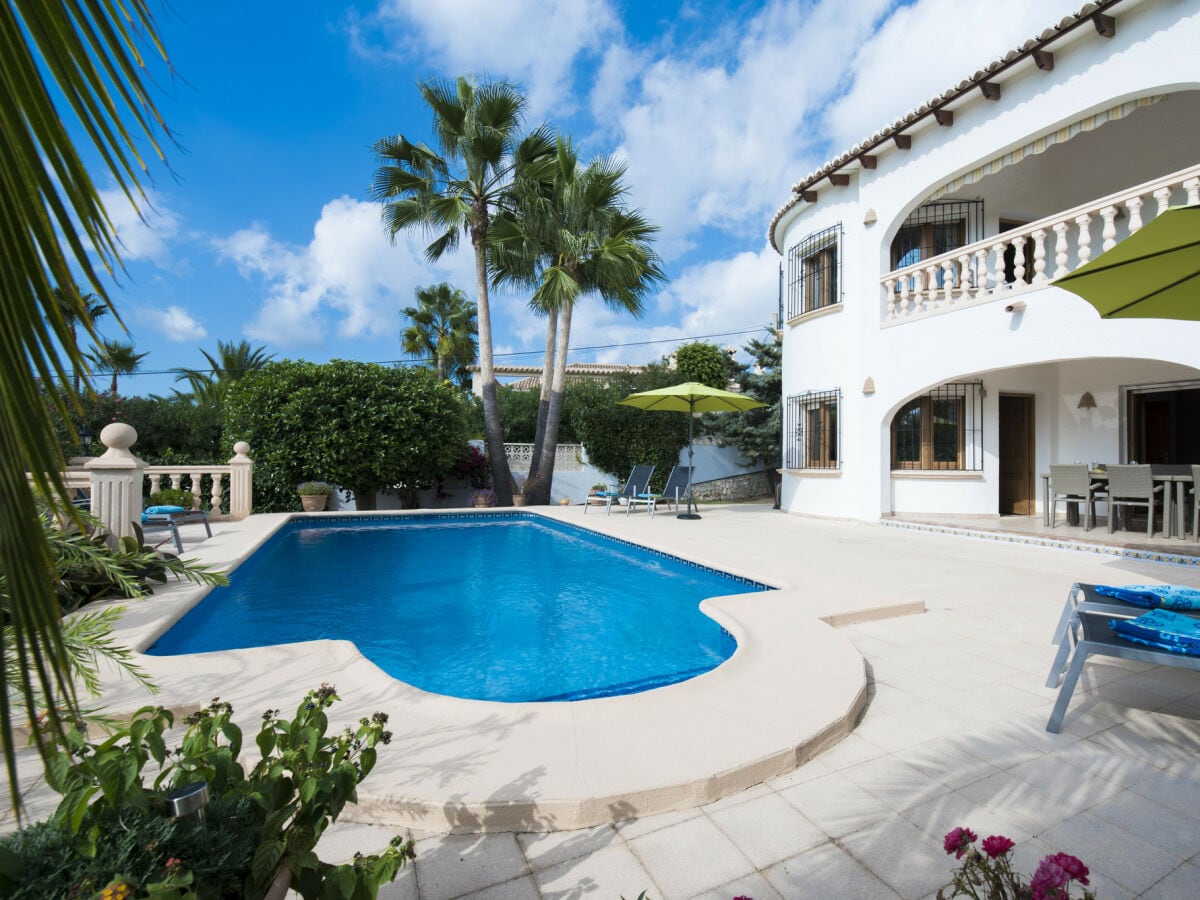 Beautiful large vacation home with private pool