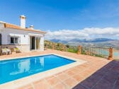 The private pool overlooking the valley