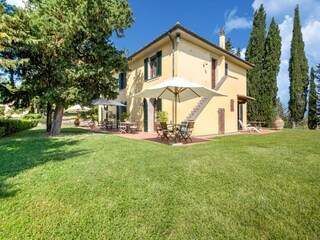 Appartement Lajatico Buitenaudio-opname 11