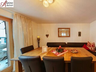 Wohnzimmer mit Essecke