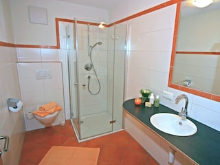 großzügige Badezimmer- jede Wohnung mit 2 Bädern