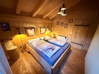 Schlafzimmer 1