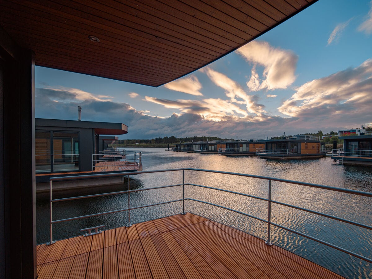 Floatinghouses Terrassenblick