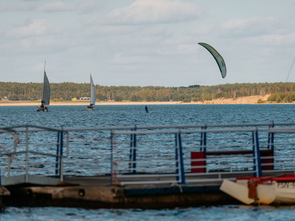 Floatinghouses  Kiter und Segler